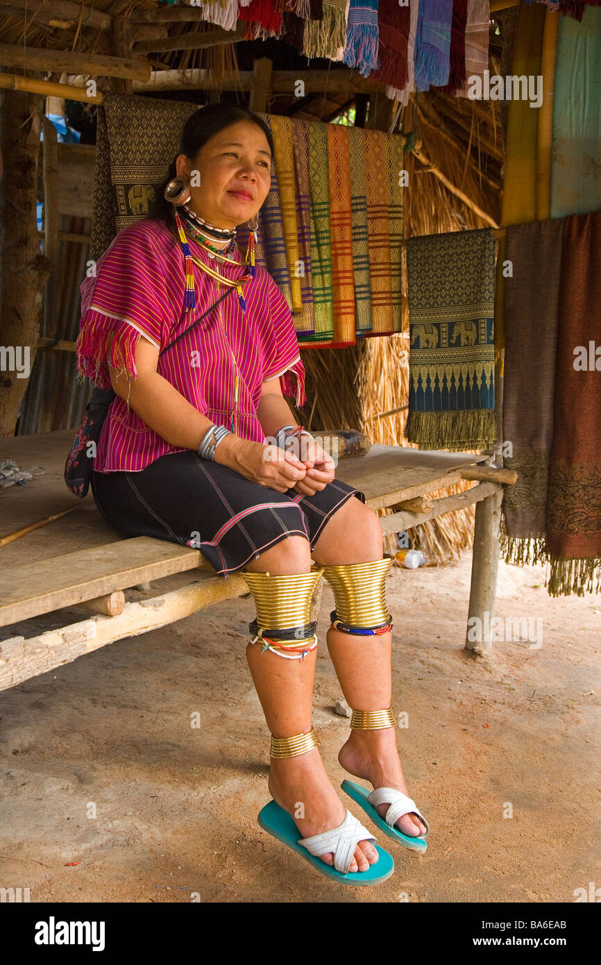 Collo lungo le donne dalla tribù Karen Thailandia Foto Stock