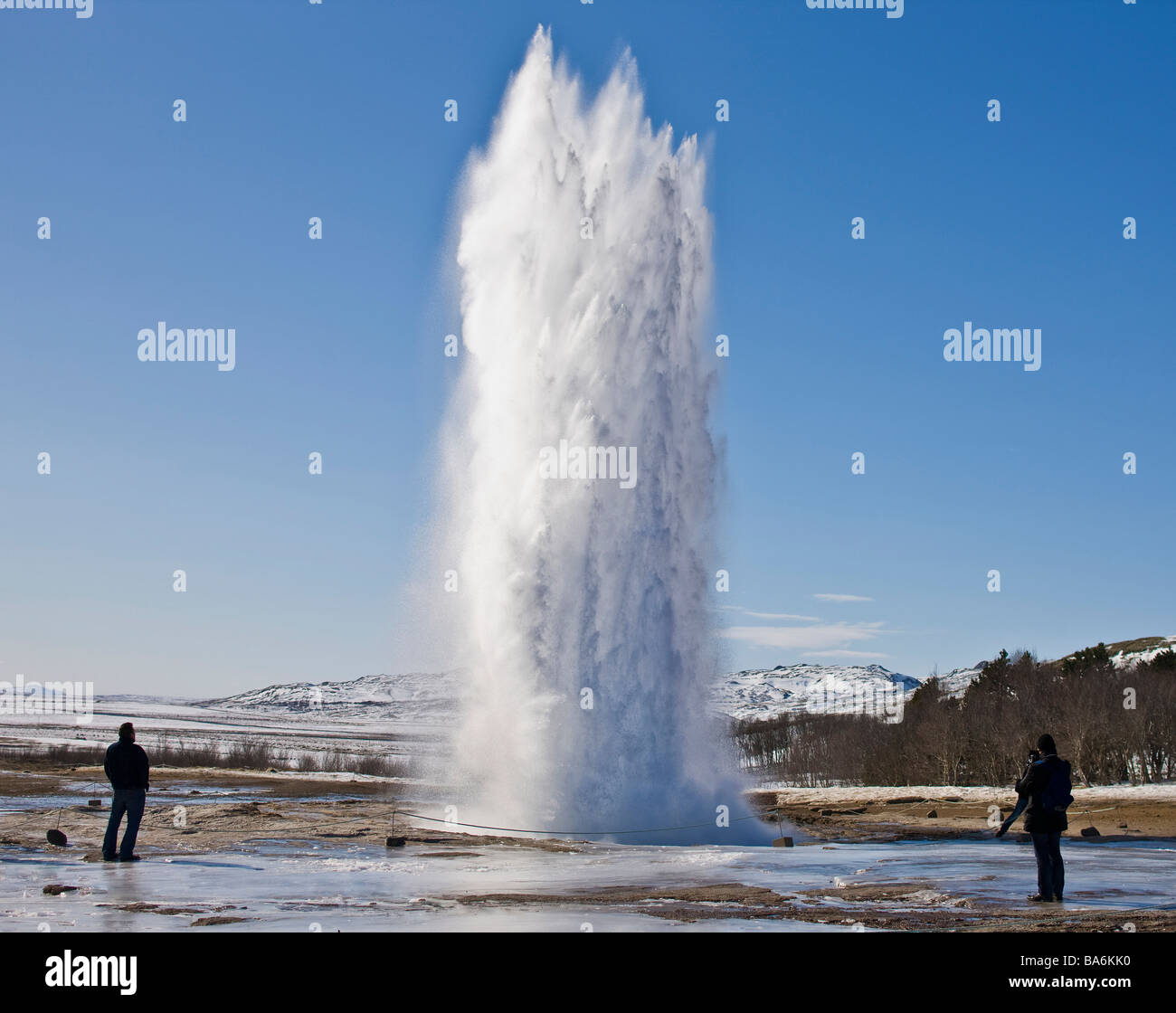 Strokkur geyser che erutta Islanda Foto Stock