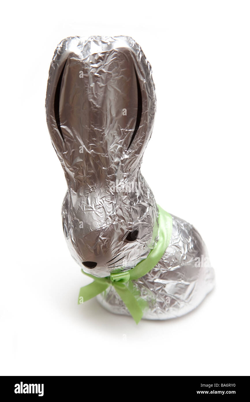Cioccolato coniglietto pasquale o coniglio isolato su uno sfondo bianco studio. Foto Stock
