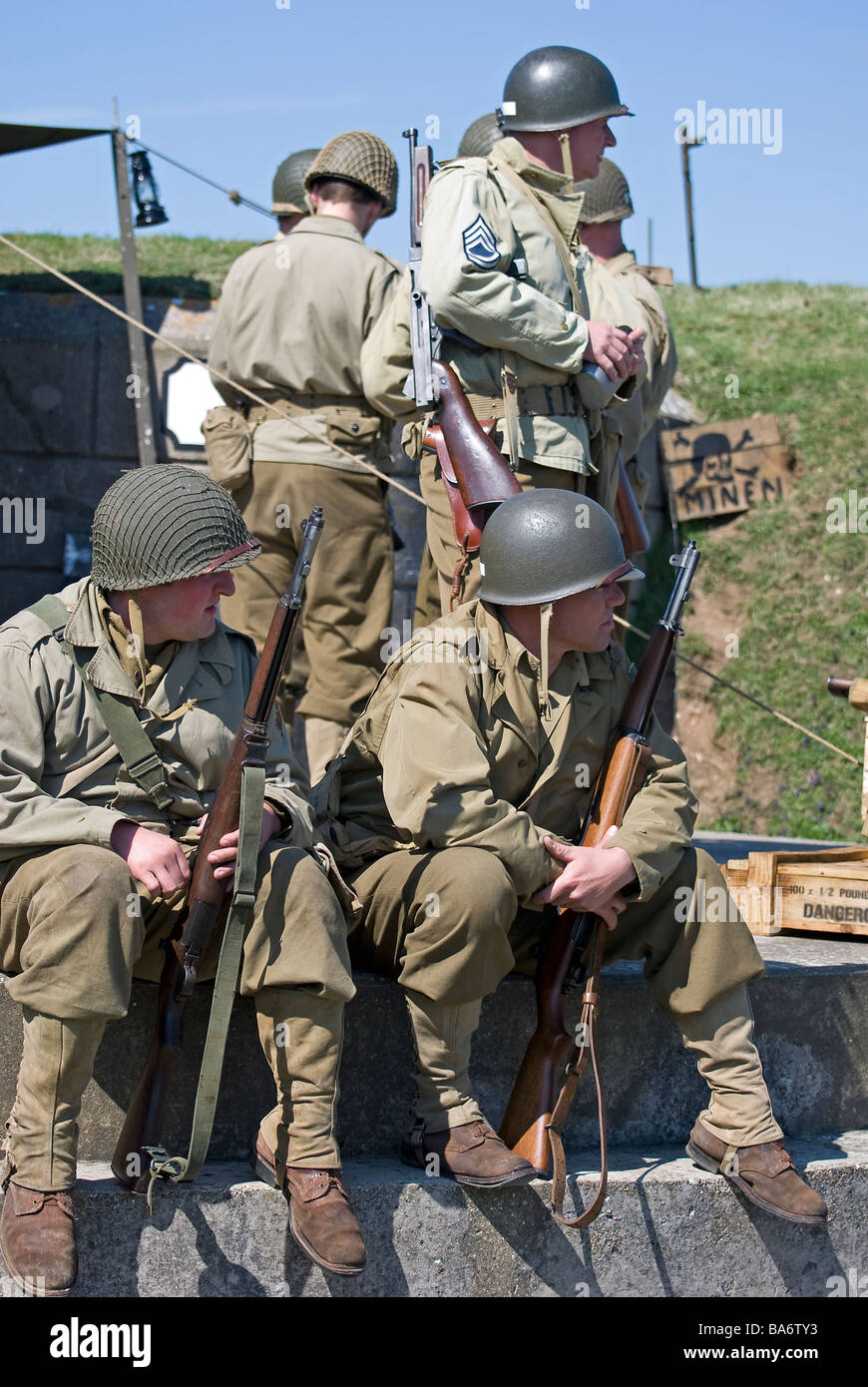Gruppo di WW2 soldati americani con fucili a canna rigata. Foto Stock
