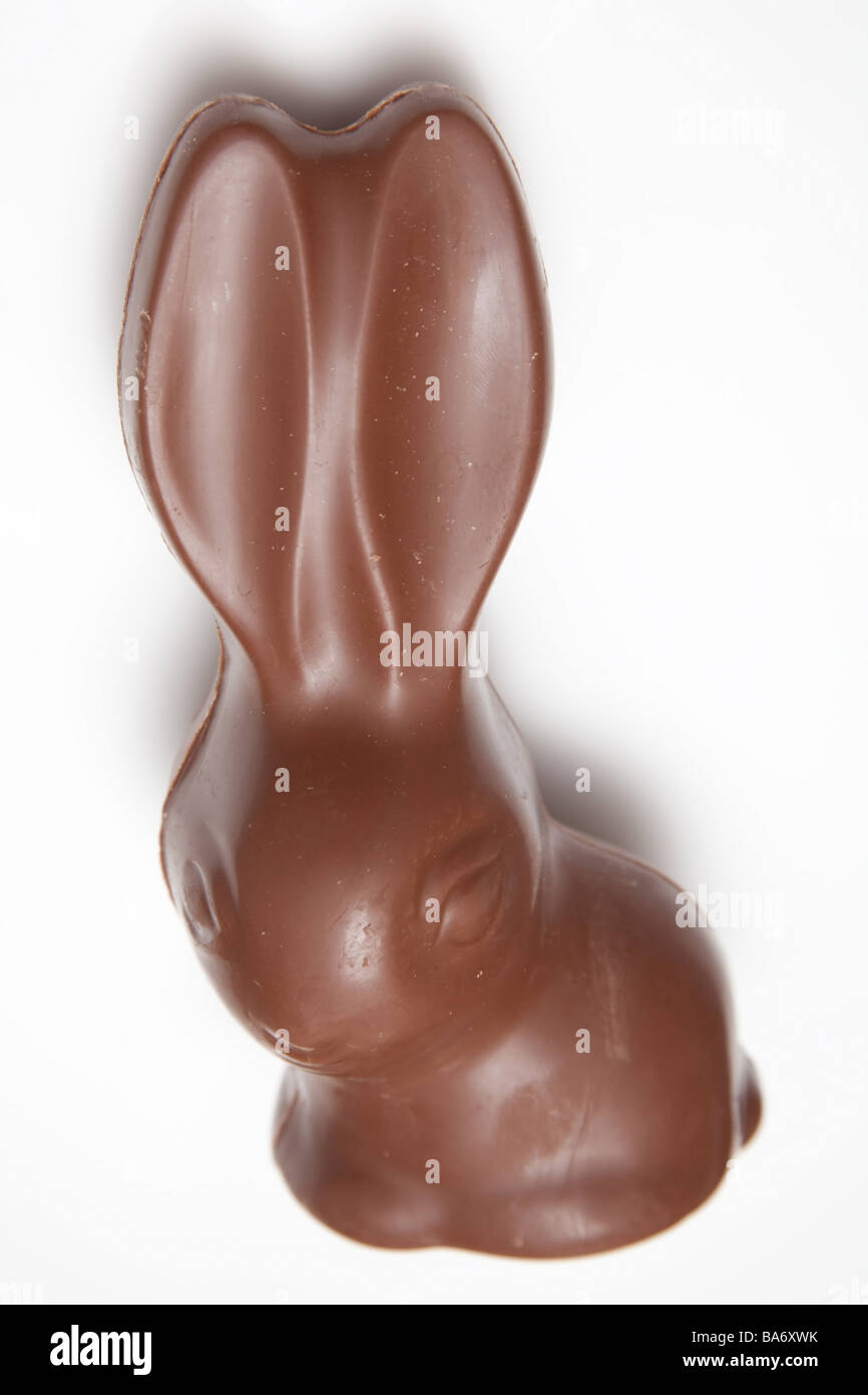 Il cioccolato coniglietto di pasqua o coniglio isolato su un bianco di sfondo per studio. Foto Stock
