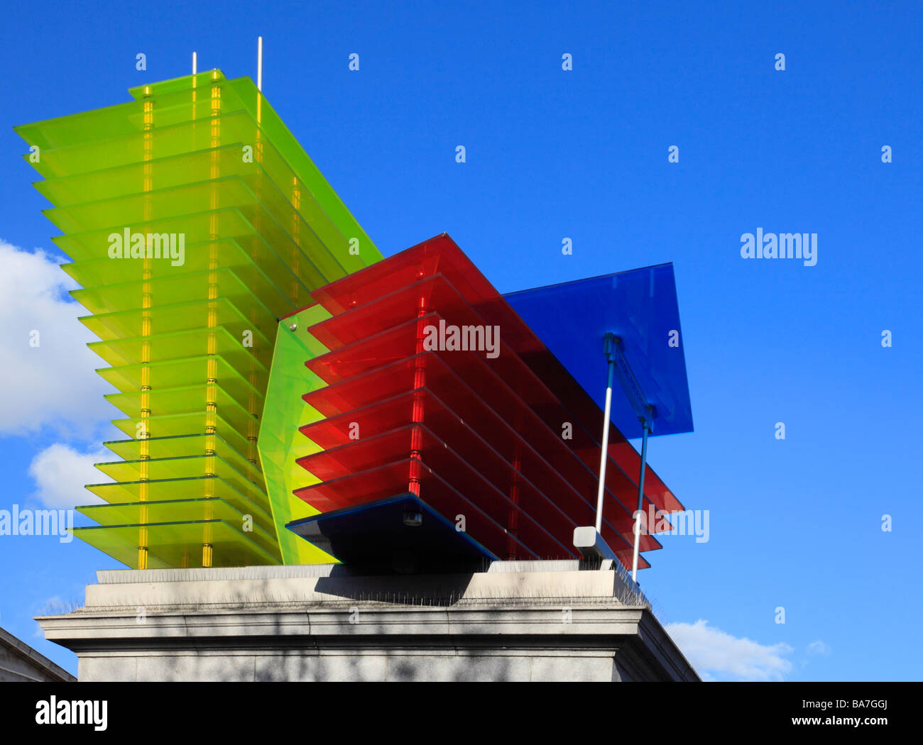 Modello per un hotel 2007 di Thomas Schütte. Trafalgar Square, Londra, Inghilterra, Regno Unito. Foto Stock