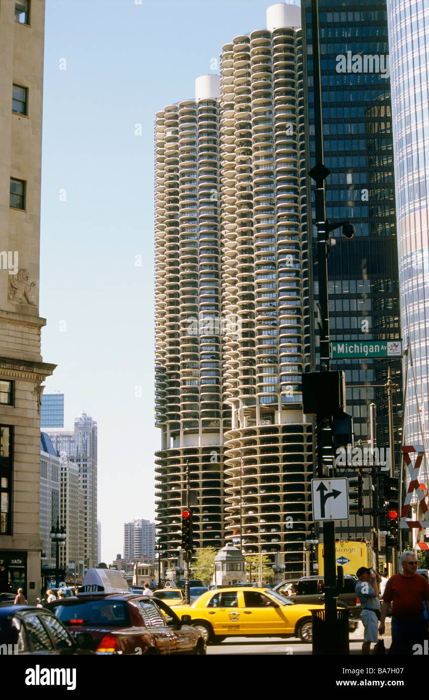 Parcheggio in garage, Bertrand Goldberg, Marina City, Chicago, Illinois, Stati Uniti d'America Foto Stock