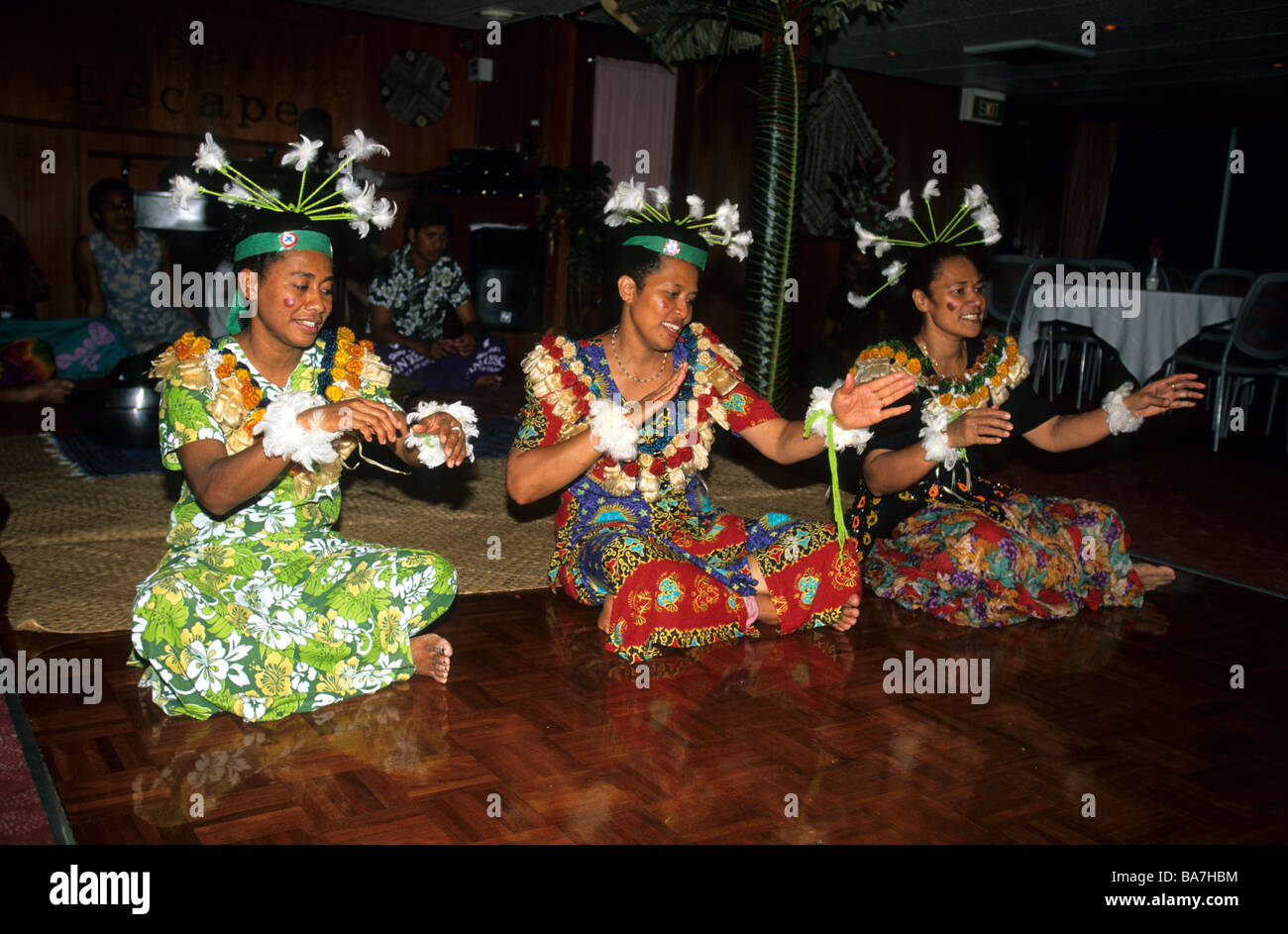 Tradizionale Spettacolo di danza a bordo di MV Reef Escape, Figi, del Mare del Sud Foto Stock