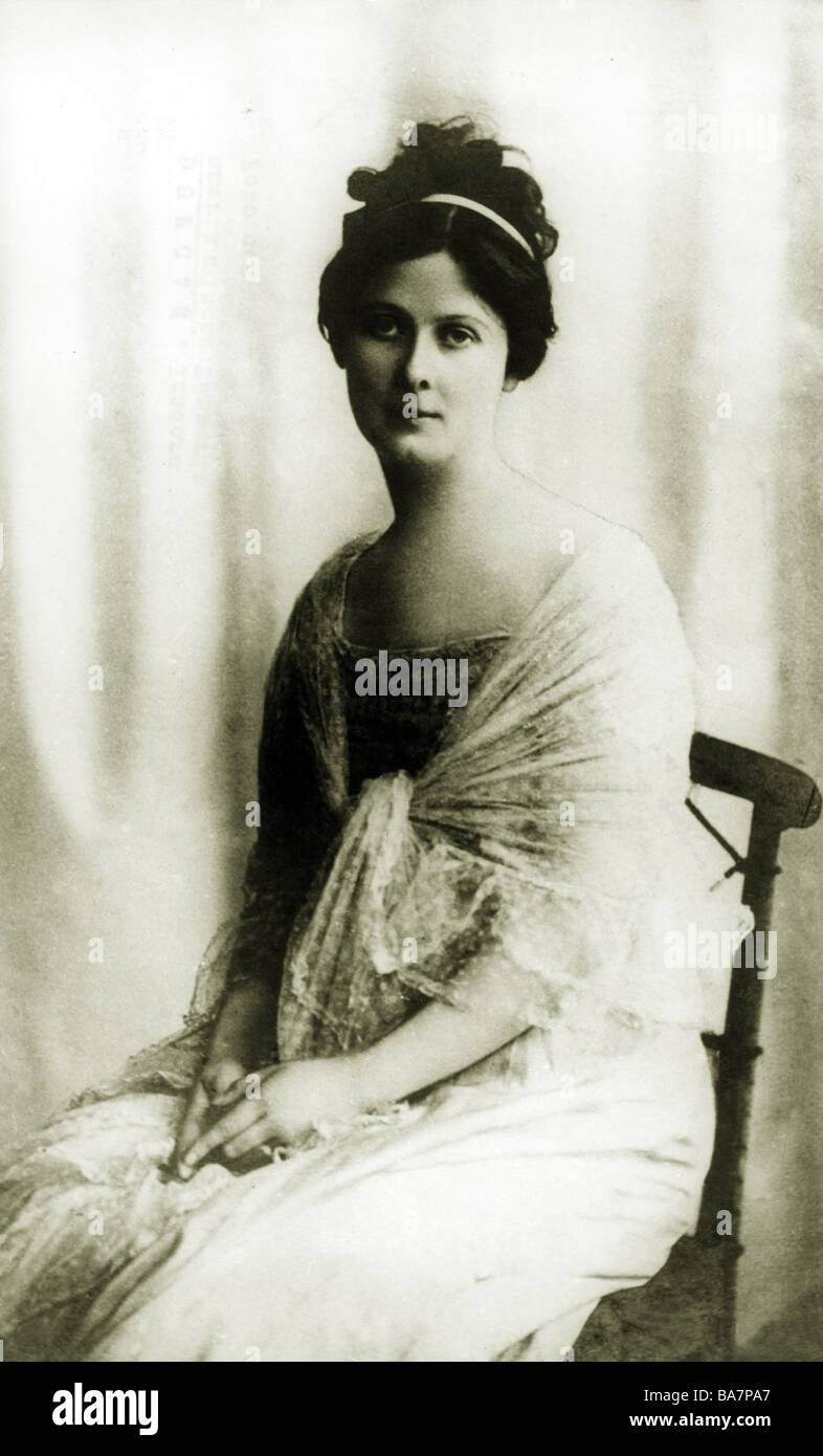 Duncan, Isadora, 26.5.1977 - 14.9.1927, ballerina americana, mezza lunghezza, seduta, circa 1910, Foto Stock