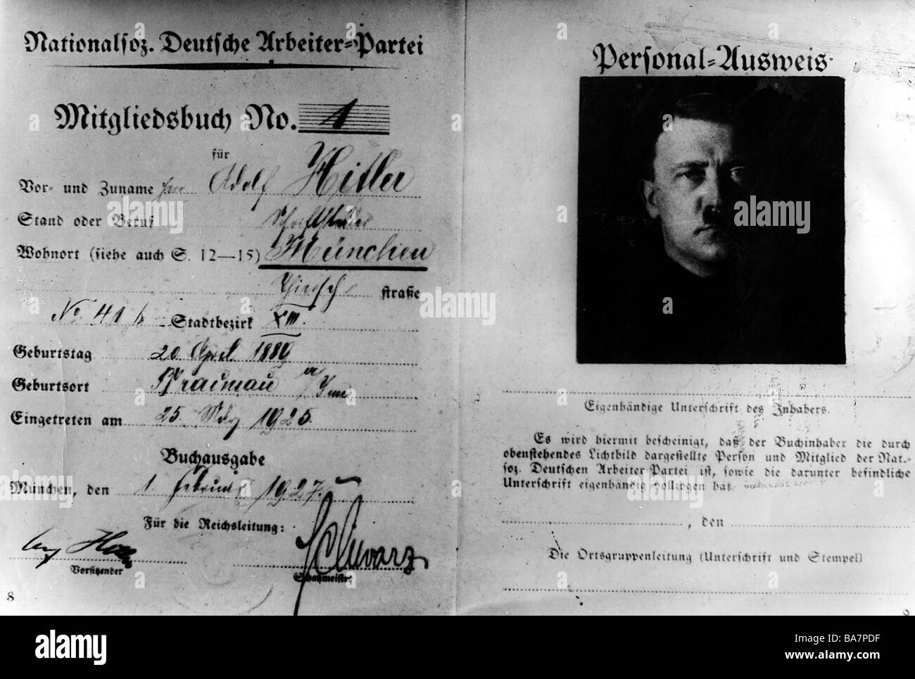 Hitler, Adolf, 20.4.1889 - 30.4.1945, Cancelliere tedesco politico (NSDAP) dal 30.1.1933, libro di composizione del partito n. 1, Monaco, 1.2.1927, Foto Stock