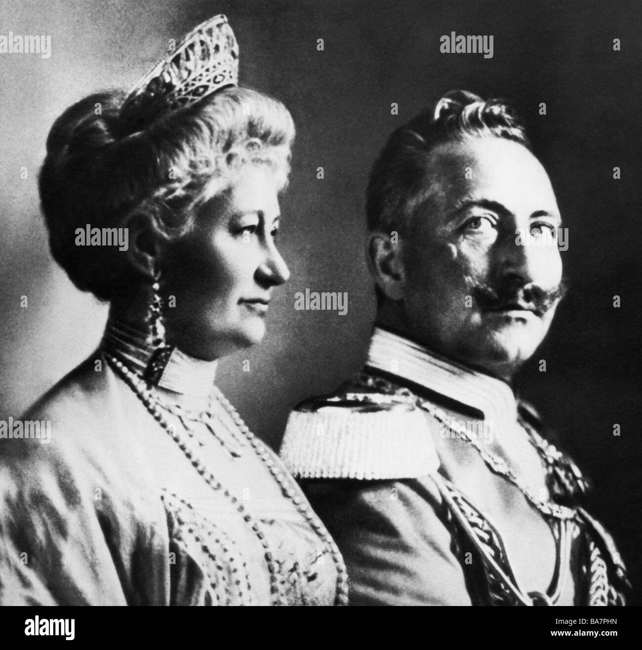 Guglielmo II, 27.1.1859 - 4.6.1941, imperatore tedesco 15.6.1888 - 9.11.1918, con moglie Empress Victoria Augusta, ritratto, 1913, , Foto Stock