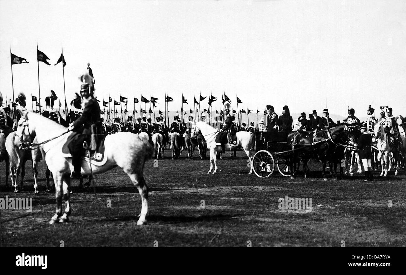 Guglielmo II, 27.1.1859 - 4.6.1941, imperatore tedesco 15.6.1888 - 9.11.1918, con imperatrice Augusta Victoria all'esercizio militare imperiale, Prussia orientale, 1901, fotografia di Oskar Tellgmann, , Foto Stock