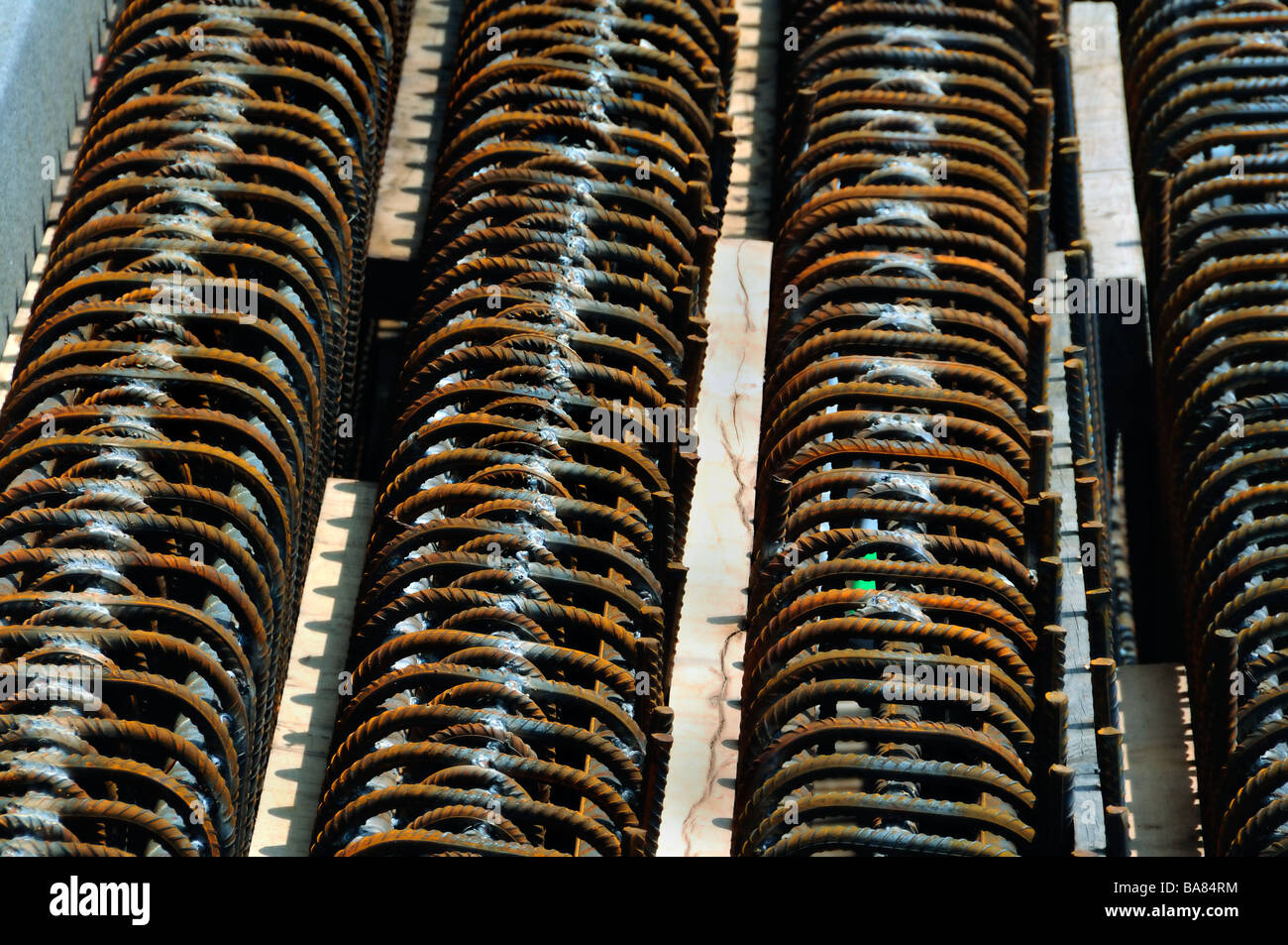 "Materiale di costruzione", dettaglio "Sito in costruzione metallo delle aste di supporto Foto Stock