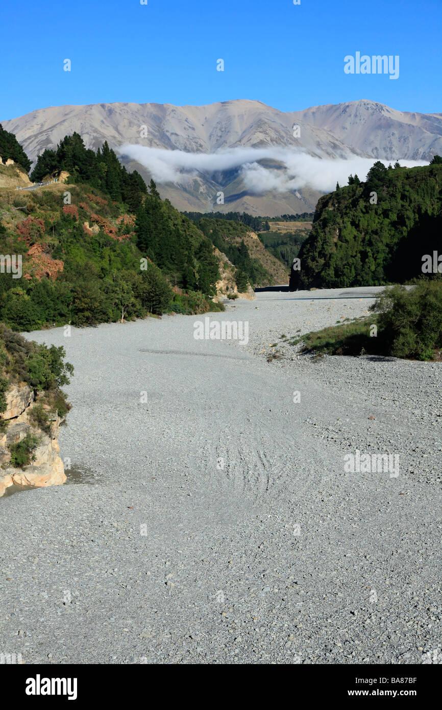 Rakaia river valley guardando verso meridionale delle Alpi, Rakaia Gorge, Canterbury,Isola del Sud,Nuova Zelanda Foto Stock
