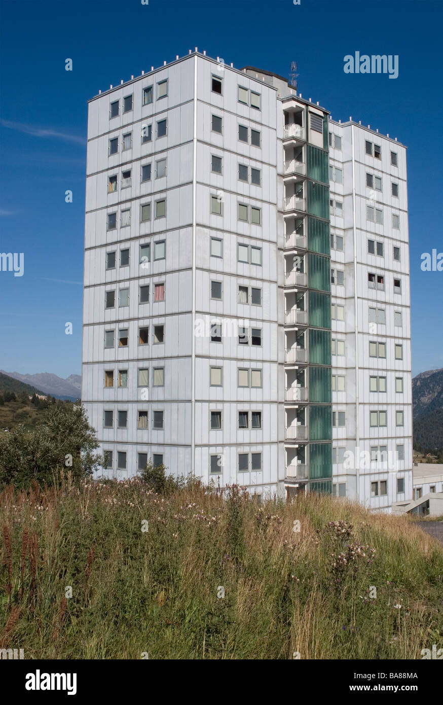 Brutto style hotel a Passo del Tonale Alpi Italiane Italia Foto Stock