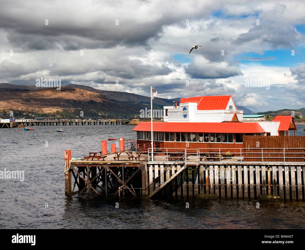 Crannog ristorante di pesce, Loch Linnhe, Fort William, Highlands, Scotland, Regno Unito Foto Stock
