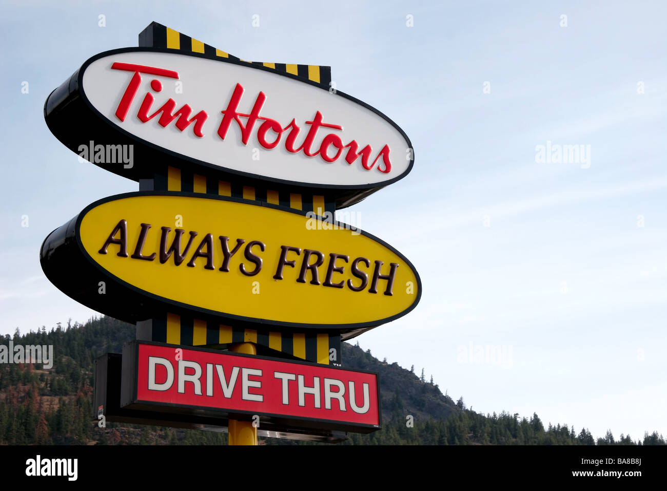 Segno per Tim Horton's coffee shop in Canada Foto Stock