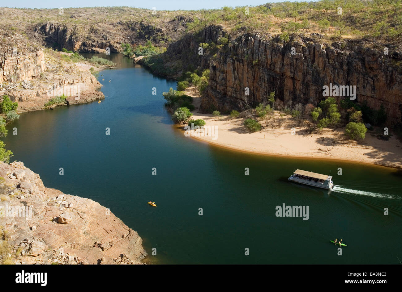 Imbarcazione turistica nel Nitmiluk (Katherine Gorge) Parco Nazionale. Katherine River, Territorio del Nord, l'AUSTRALIA Foto Stock