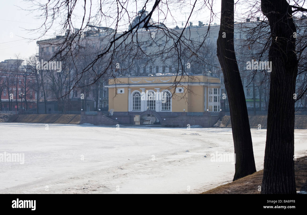 Patriarshy Prudiy, Patriarca di stagno dove Mikhail Bulgakov libro " Maestro e Margherita' inizia. Mosca , Russia Foto Stock