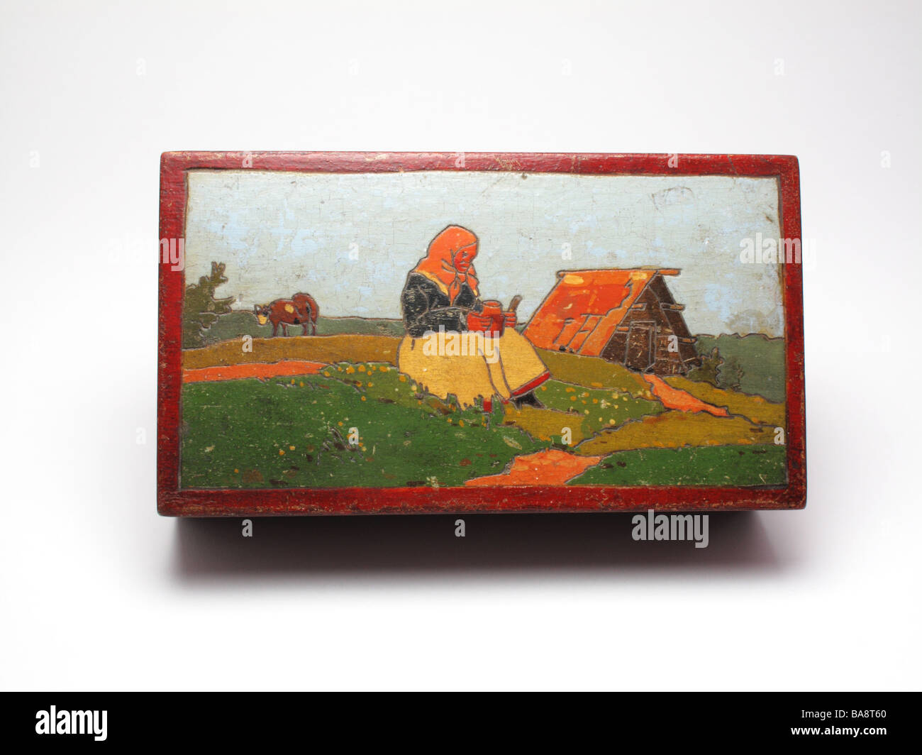 Russo antichi scatola di legno con intagliato e dipinto coperchio circa 1930 Foto Stock