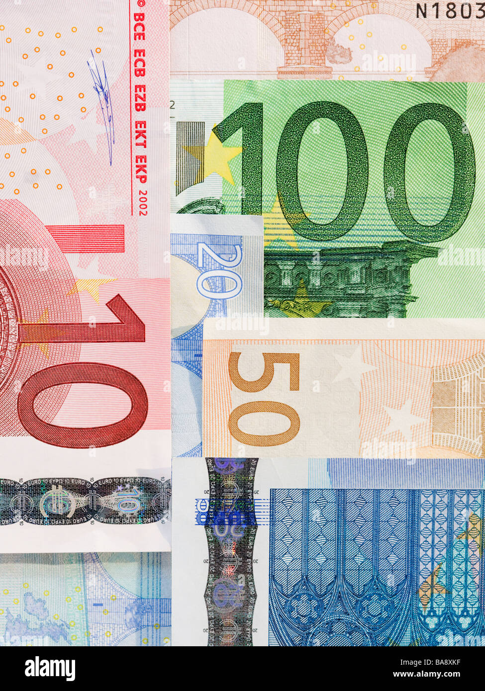 Un assortimento di fatture in euro Foto Stock
