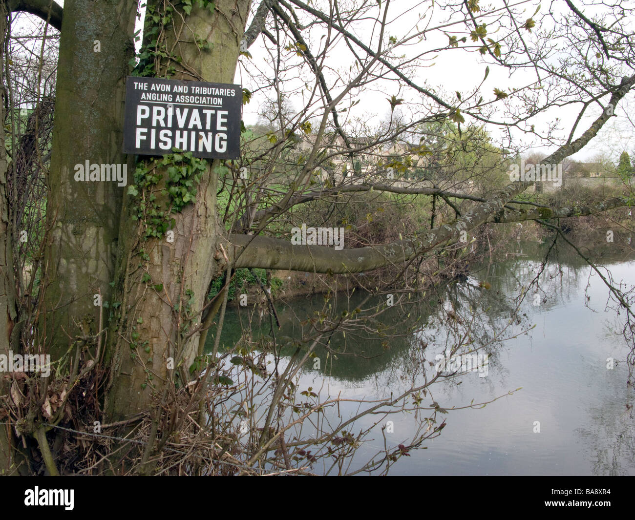 UK.Somerset. Indicazioni per il privato la pesca e la pesca sul fiume Frome.Photo Julio Etchart Foto Stock