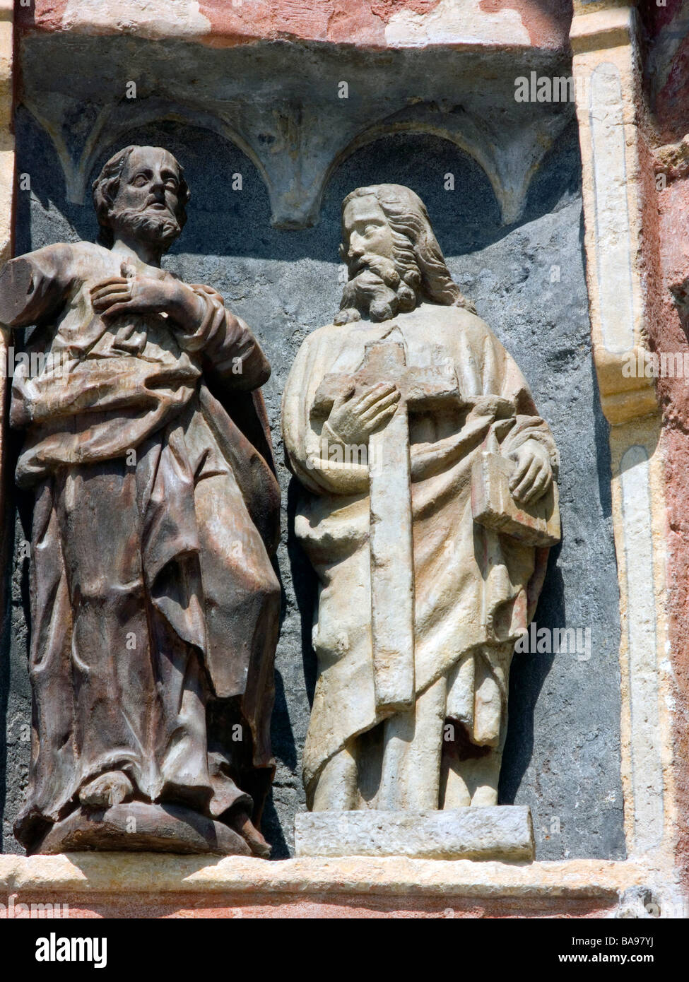 Statua di santi, portale San Marco chiesa, Città Alta, Zagabria, Croazia, Europa Foto Stock