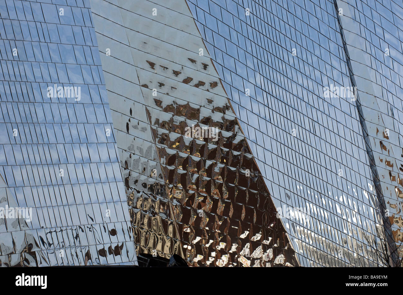 Riflessioni di un architetto moderno progettato vetro specchiato edificio di Highcross Shopping Centre Il Shires Leicester Foto Stock