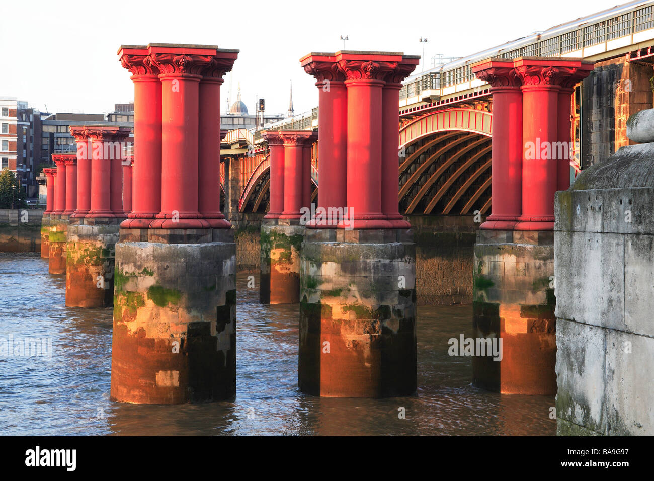 Blackfriar vecchio ponte ferroviario [Città di Londra] Inghilterra Foto Stock