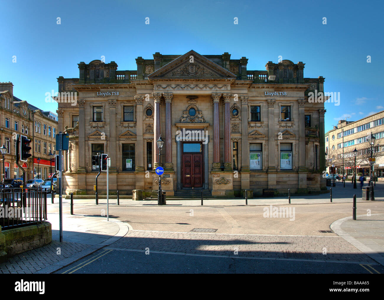 Immagine HDI di Lloyds Bank, George Square, Halifax Foto Stock