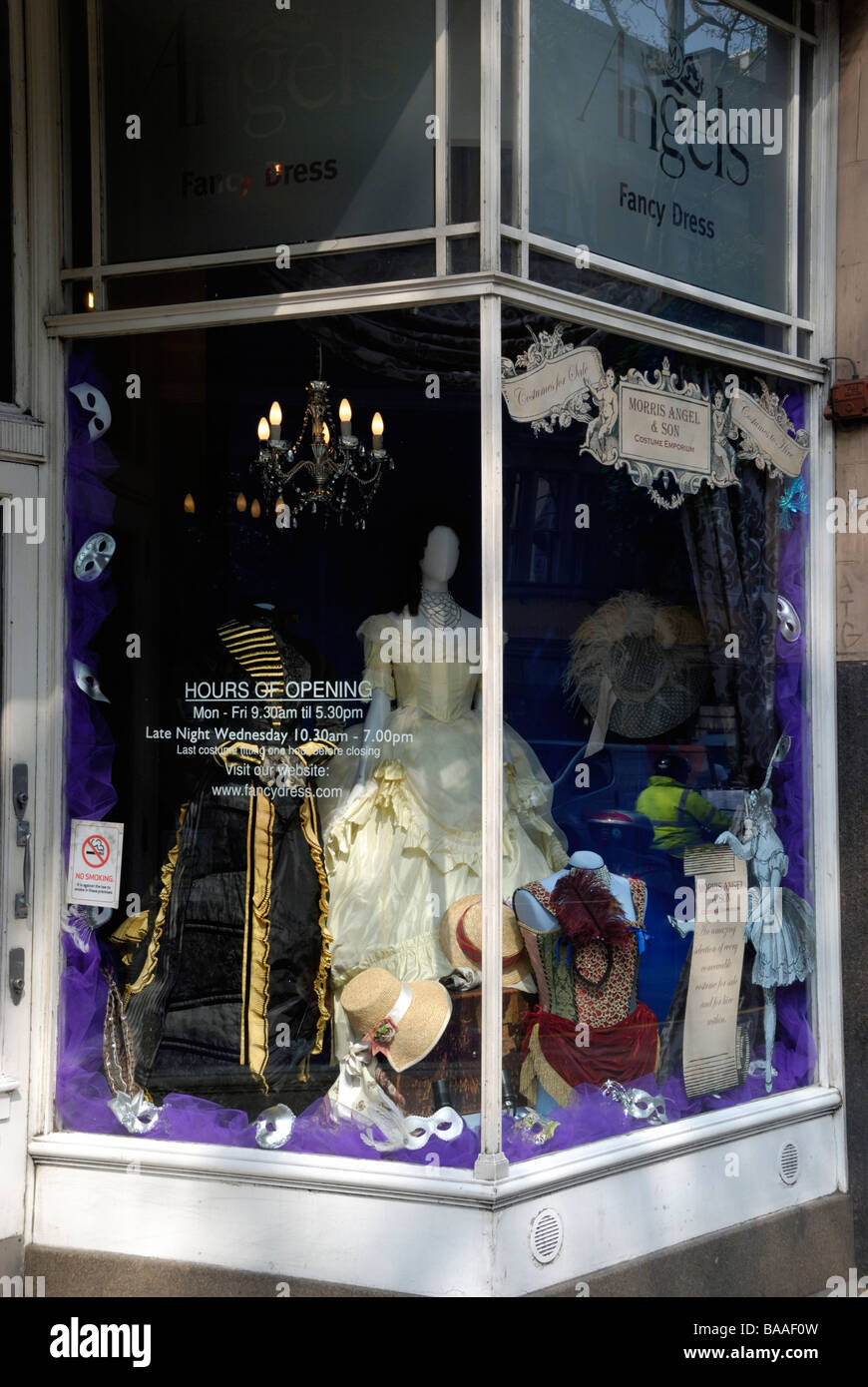 Angeli fancy dress shop in Shaftesbury Avenue London Foto Stock