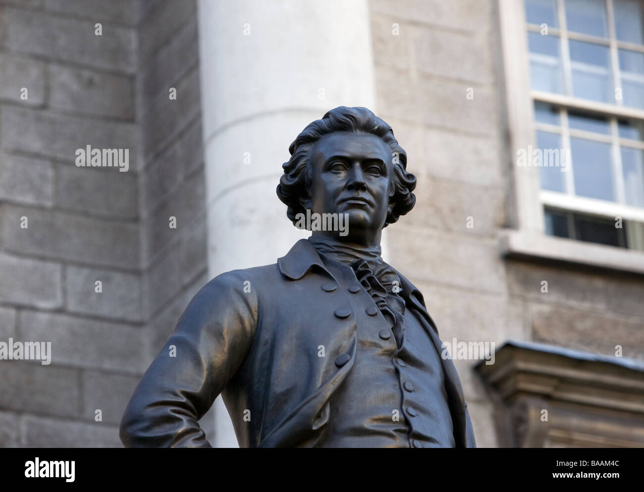 Statua di Edmund Burke presso il Trinity College di Dublino - statista irlandese, Satiro, scrittore, autore, politico, scherzi e filosofo Foto Stock