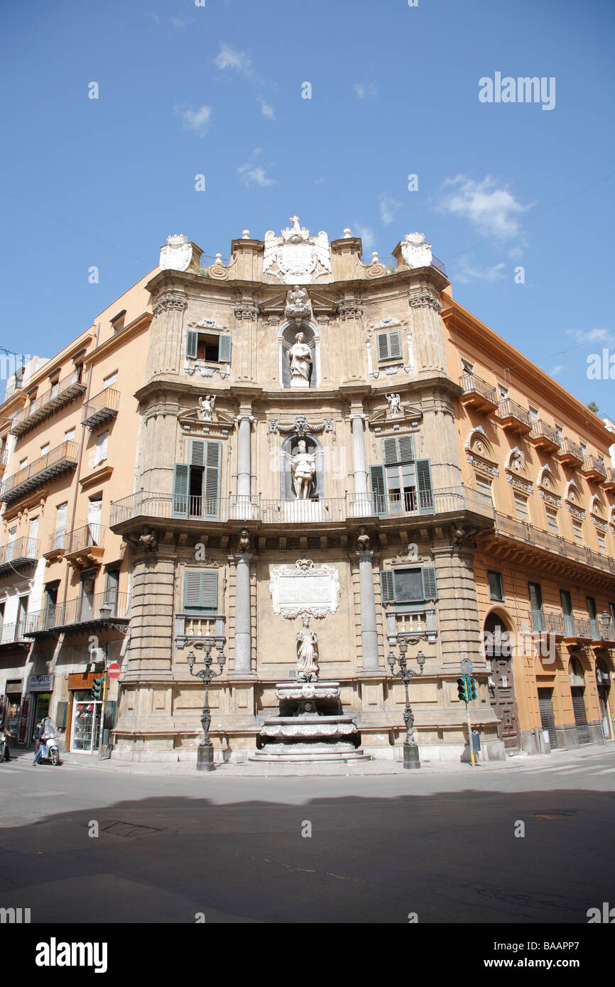 Fontana a quattro angoli, Quattro Canti, Palermo, Sicilia, Italia Foto Stock