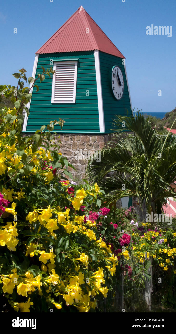 Unico red tin roof orologio svedese Gustavia St Barts Foto Stock