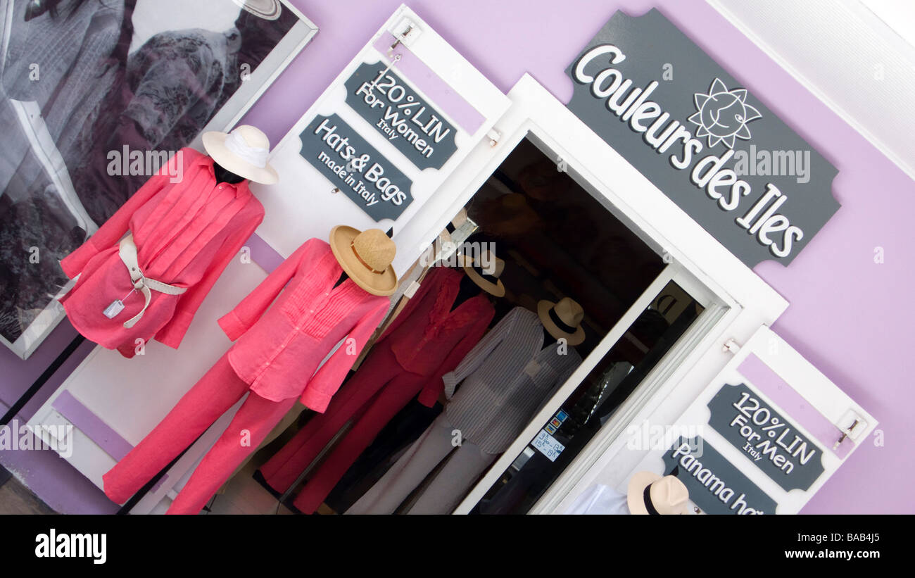 Abbigliamento colorato display Couleurs des Isles boutique Gustavia St Barts Foto Stock