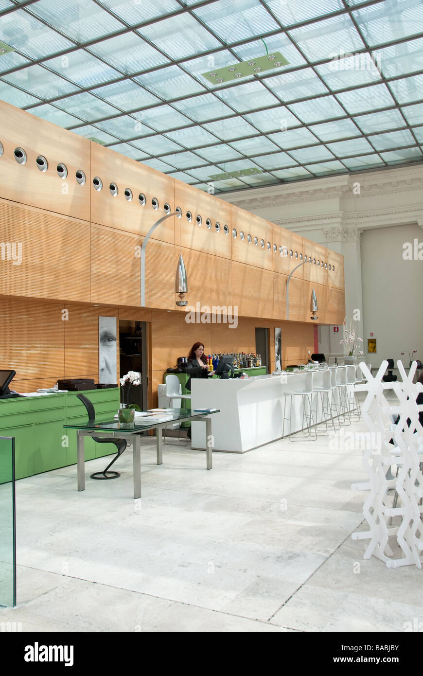 Il bar del ristorante moderno bar aperto Colonna a Roma a Palazzo delle Esposizioni Foto Stock
