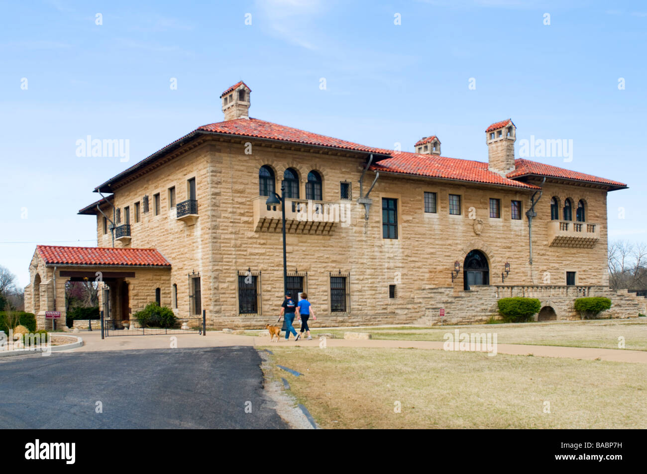 Vista sud-ovest del 55 camera Marland ha Mansion, un cittadino Storico e distintivo, in Ponca City, Oklahoma, Stati Uniti d'America. Foto Stock