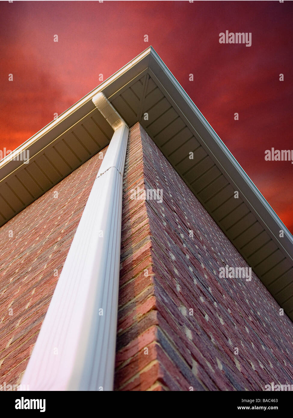 Grondaie e downspouts hanno Foto Stock