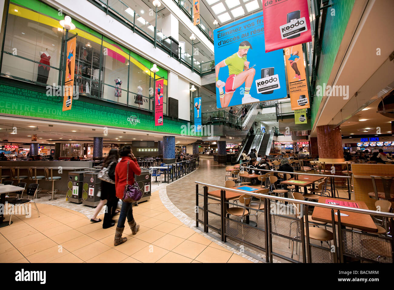 Canada, Provincia di Quebec, Montreal, la città sotterranea, Eaton shopping center Foto Stock