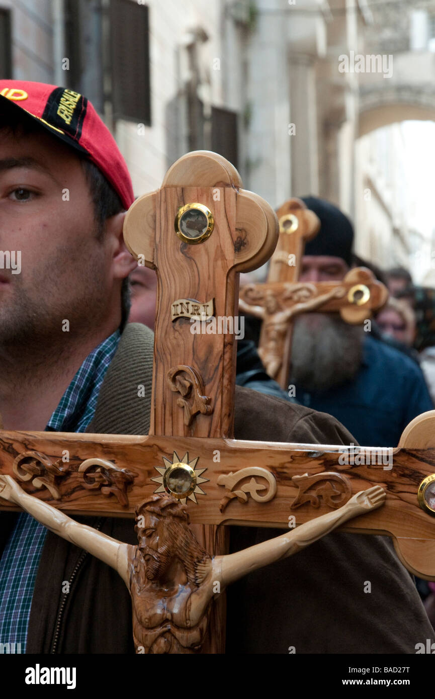 Israele Gerusalemme vecchia città Venerdì Santo Ortodosso processioni della croce lungo la Via Dolorosa al Santo Sepolcro Foto Stock