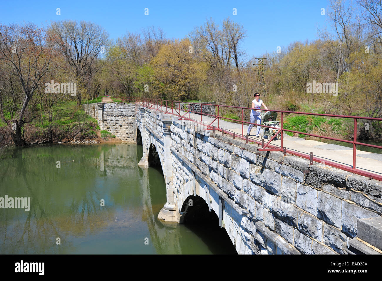 Stati Uniti Maryland Washington County C O Canal Parco nazionale di un ponte aquaduct trasportate sul canale su Conococheague Creek Foto Stock