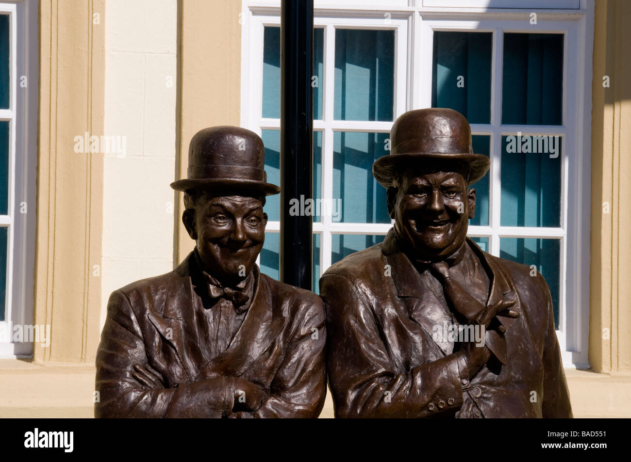 Laurel e Hardy statua a Ulverston. Foto Stock