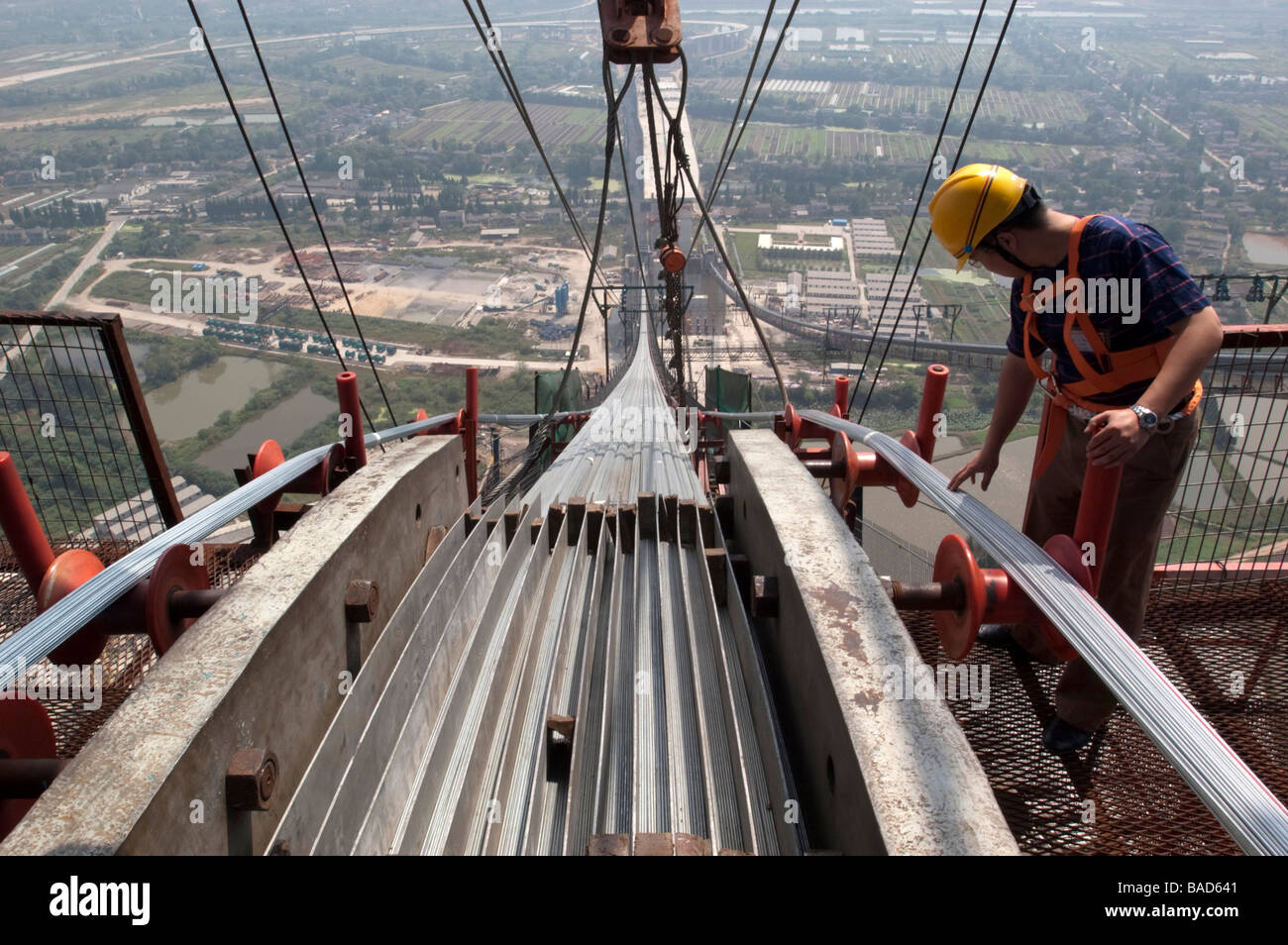 Ispezione sospensione ponte a sella a ponte Runyang in Cina attualmente il più lungo ponte in Cina Foto Stock