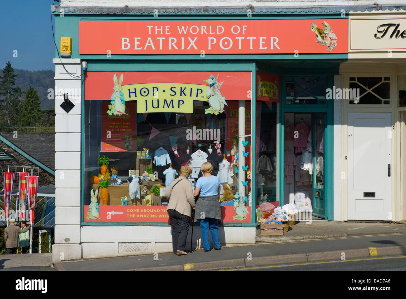 Il mondo di Beatrix Potter, un negozio a Bowness-on-Windermere, Parco Nazionale del Distretto dei Laghi, Cumbria, England Regno Unito Foto Stock