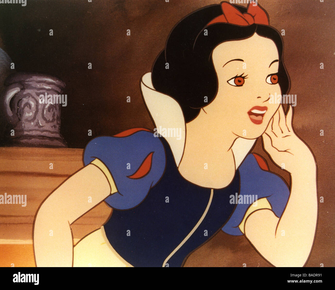 Biancaneve e i sette nani 1937 Walt Disney primo lungometraggio cartone  animato Foto stock - Alamy