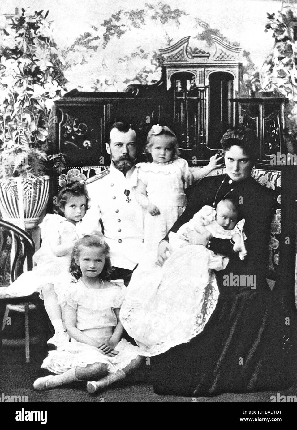 Zar russo Nicholas II e famiglia nel 1904 Foto Stock
