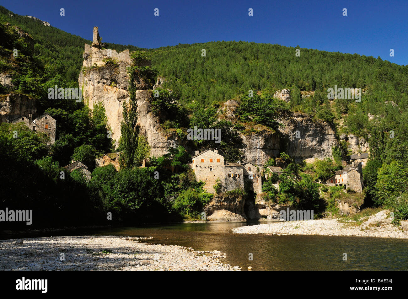 Chateau de Castelbouc, sul fiume Tarn, Gorges du Tarn, Sainte-Enimie, Languedoc-Roussillon, Francia Foto Stock