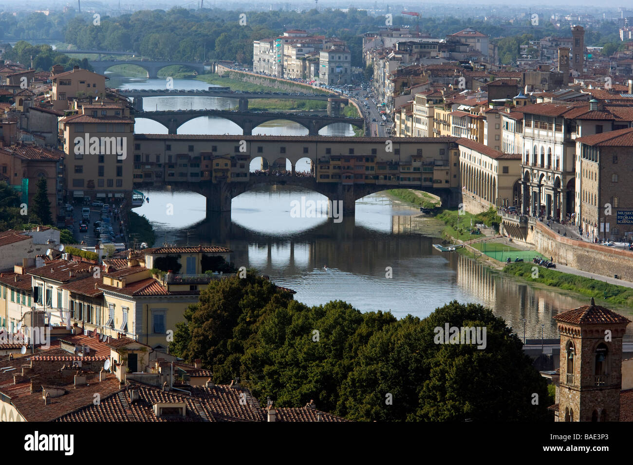 Ponte Vecchio, il fiume Arno, Firenze, Toscana, Italia Foto Stock
