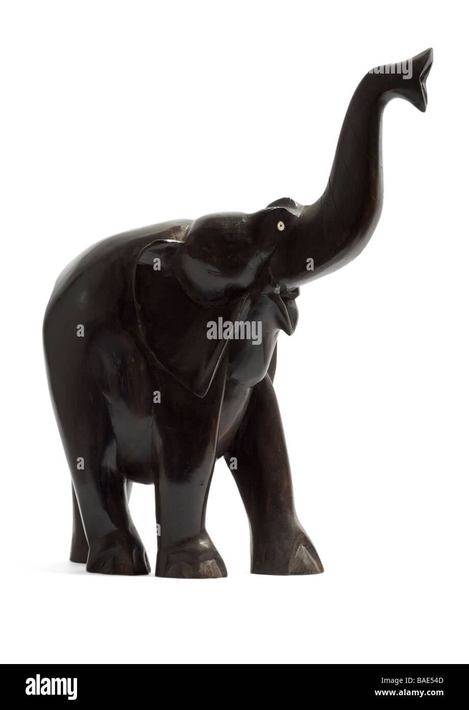 Elefante in legno sculture su sfondo bianco Foto Stock