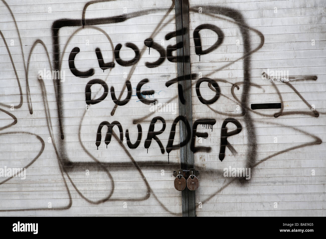 Graffiti shop chiuso a causa di omicidio Foto Stock