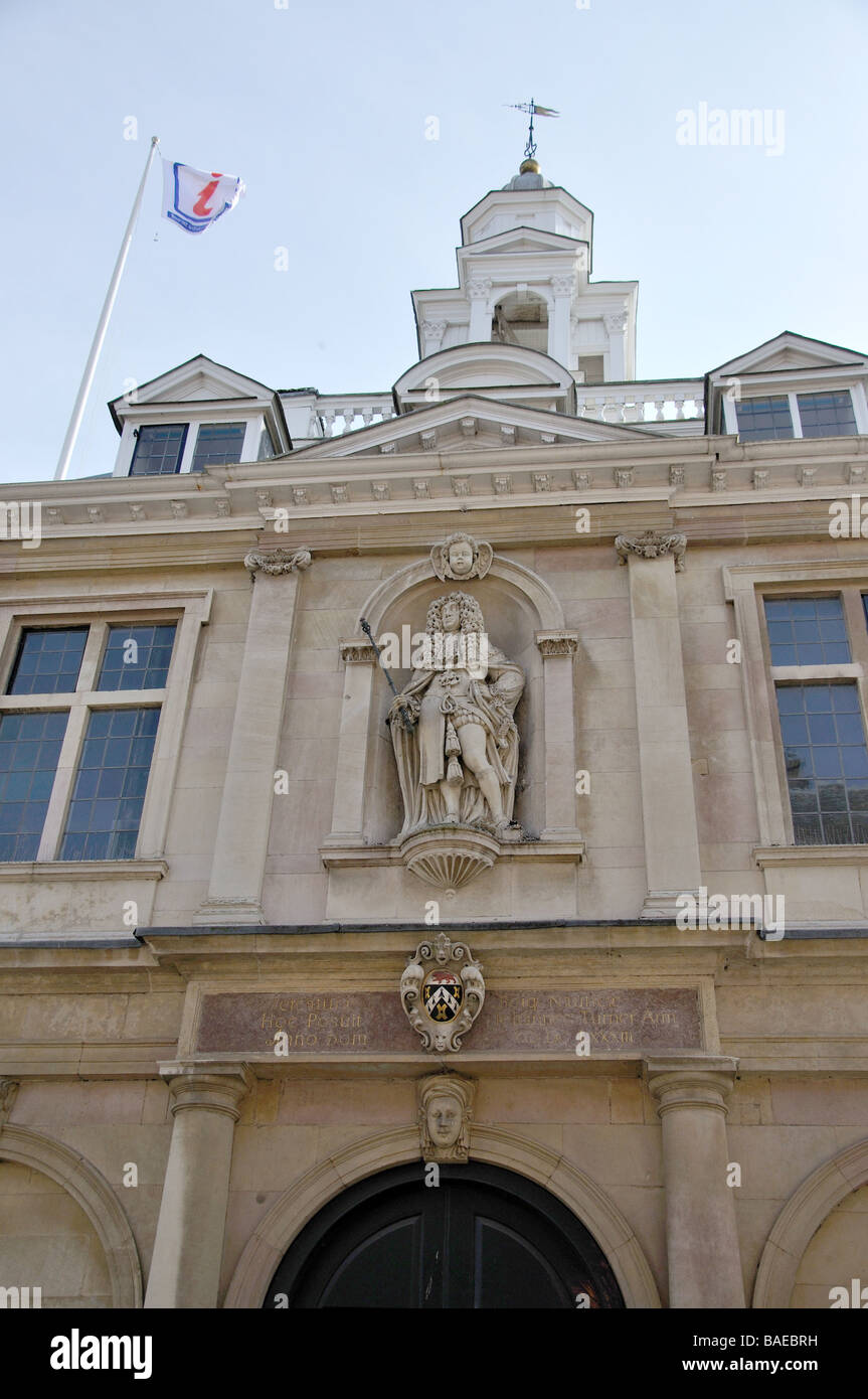 Charles II statua, il Custom House, Hereford Quay, King's Lynn, Norfolk, Inghilterra, Regno Unito Foto Stock