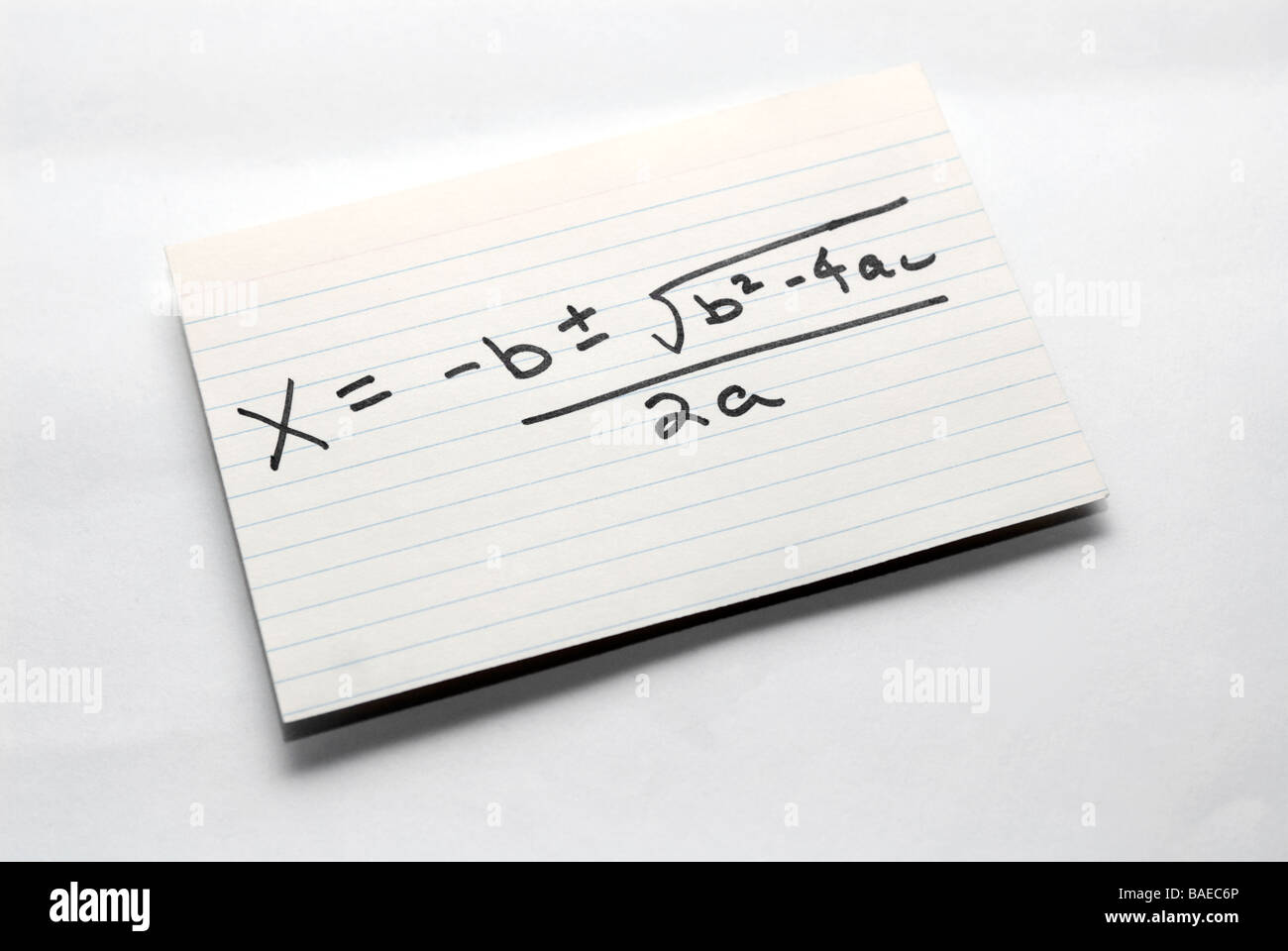 Una equazione quadratica scritto da uno studente come aiuto di studio Richard B Levine Foto Stock