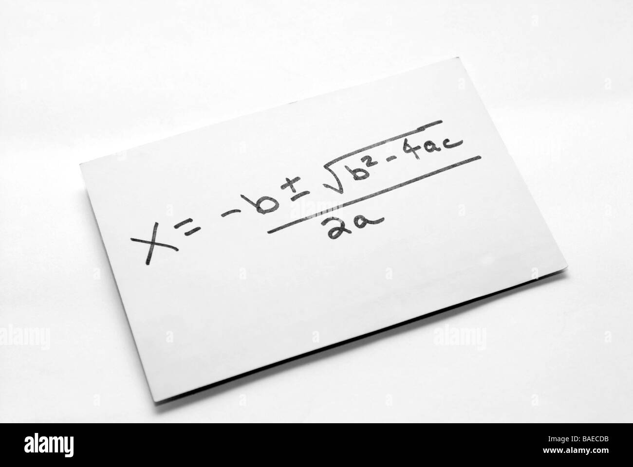 Una equazione quadratica scritto da uno studente come aiuto di studio Richard B Levine Foto Stock