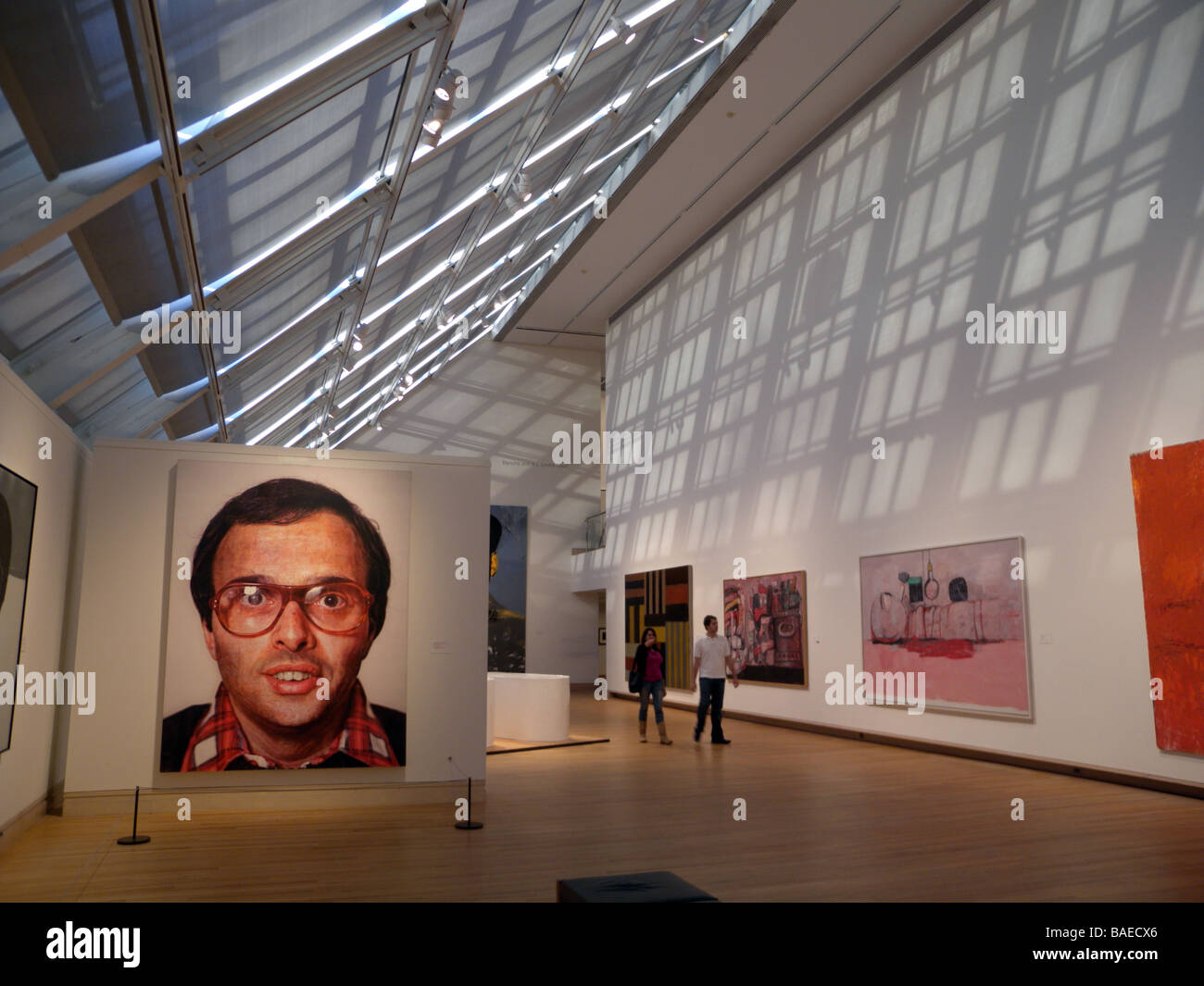 I visitatori della Blanche e l Levine corte del Metropolitan Museum of Art di New York Foto Stock